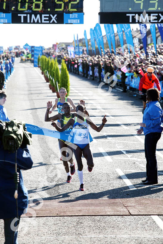 Gete Wami wins the 2008 BUPA Great North Run from Magdalene Mukunzi and Jo Pavey